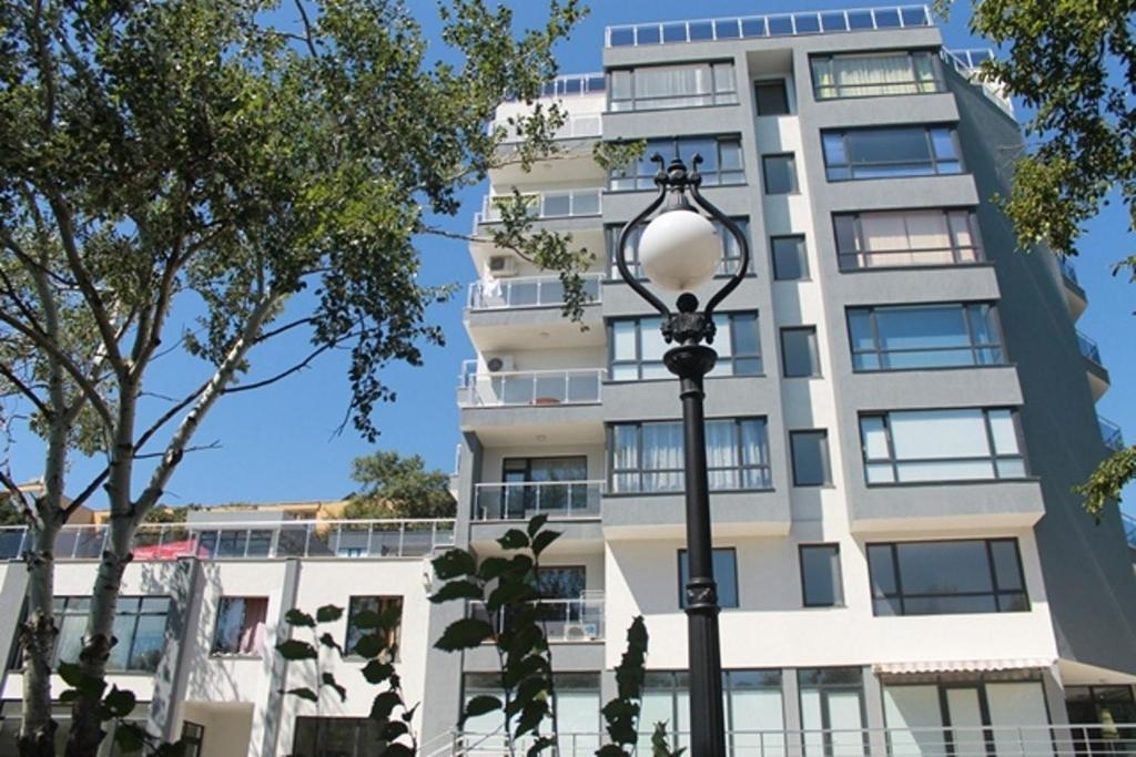 Dilov Apartments In Yalta โกลเดน แซนส์ ภายนอก รูปภาพ